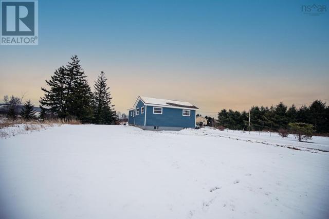 1787 Western Avenue, House detached with 3 bedrooms, 1 bathrooms and null parking in Cumberland, Subd. A NS | Image 3