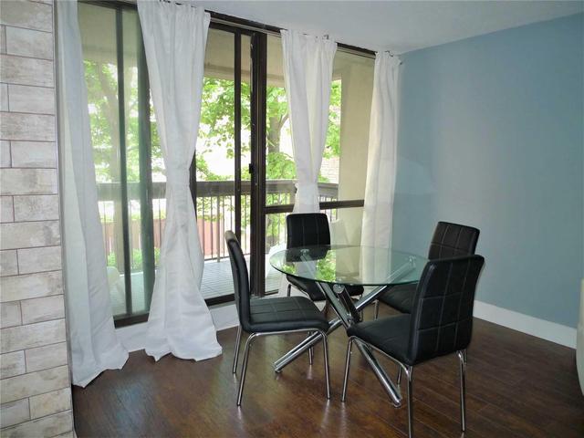365 - 49 Mc Caul St, Condo with 1 bedrooms, 1 bathrooms and null parking in Toronto ON | Image 4