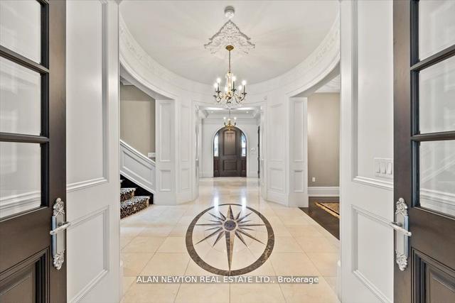 5 Swiftdale Pl, House detached with 4 bedrooms, 5 bathrooms and 7 parking in Toronto ON | Image 2