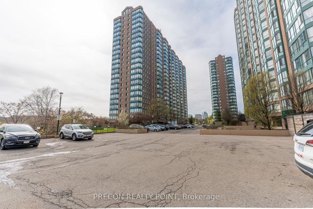 810 - 155 Hillcrest Ave, Condo with 2 bedrooms, 2 bathrooms and 1 parking in Mississauga ON | Image 12
