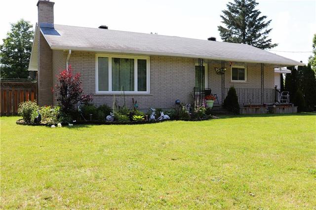 2321 B Line Road, House detached with 3 bedrooms, 2 bathrooms and 10 parking in Laurentian Valley ON | Image 1