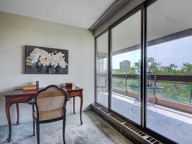 701 - 61 St Clair Ave W, Condo with 2 bedrooms, 2 bathrooms and 1 parking in Toronto ON | Image 14