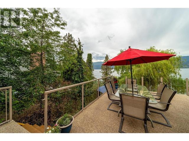 17130 Coral Beach Road, House detached with 3 bedrooms, 2 bathrooms and 3 parking in Lake Country BC | Image 23