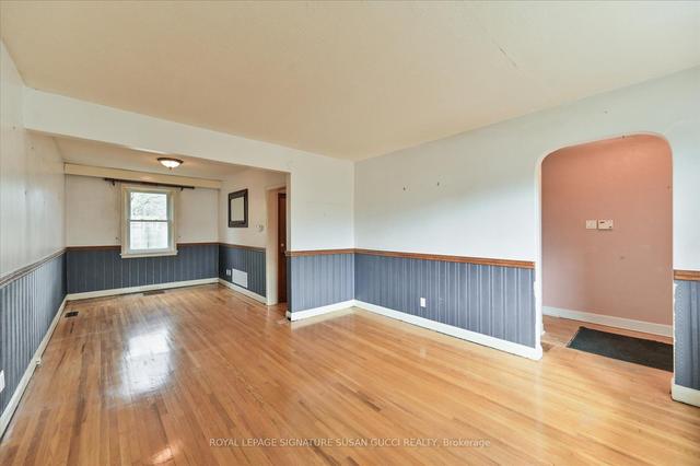 40 Holland Ave, House detached with 3 bedrooms, 2 bathrooms and 2 parking in Toronto ON | Image 31