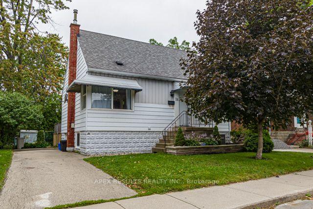 26 East 13th St, House detached with 3 bedrooms, 2 bathrooms and 3 parking in Hamilton ON | Image 1