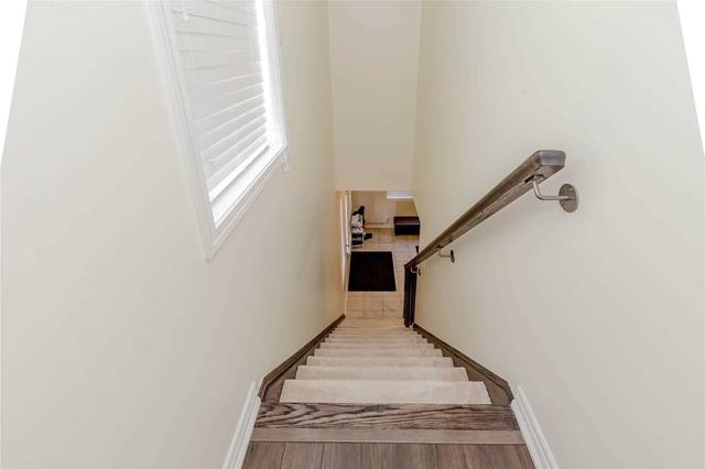 553 Goldenrod Lane, Townhouse with 3 bedrooms, 2 bathrooms and 2 parking in Kitchener ON | Image 7