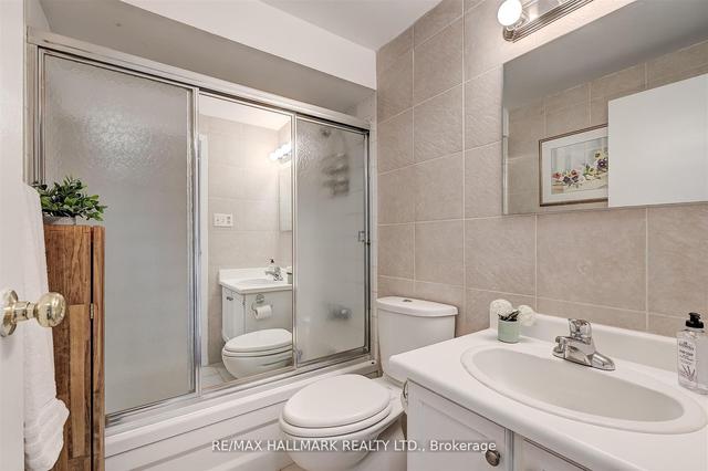 17 Dutch Myrtleway, Townhouse with 3 bedrooms, 4 bathrooms and 2 parking in Toronto ON | Image 8