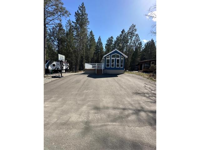 118 - 5478 Highway 93/95, Home with 2 bedrooms, 2 bathrooms and 3 parking in East Kootenay F BC | Image 31