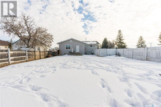 1124 9th Street, House detached with 3 bedrooms, 1 bathrooms and null parking in Perdue SK | Image 42