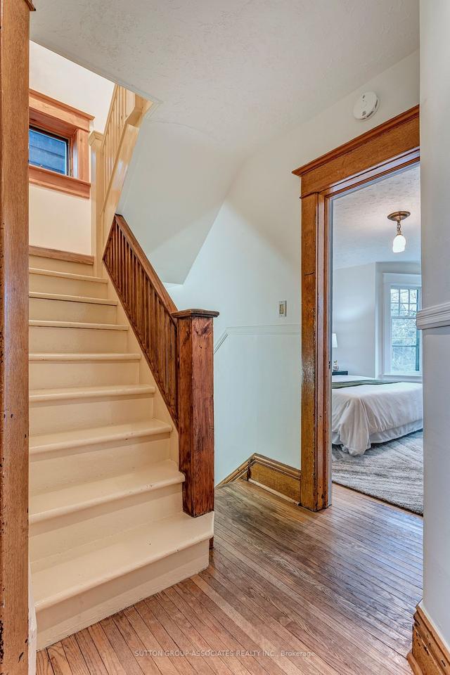 534 Crawford St, House detached with 4 bedrooms, 2 bathrooms and 1 parking in Toronto ON | Image 17