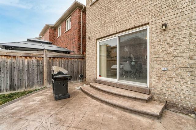 27 Rouge St, House detached with 4 bedrooms, 4 bathrooms and 6 parking in Brampton ON | Image 22