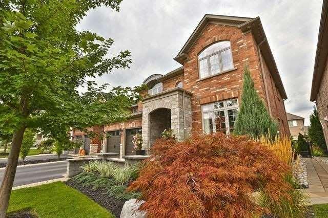 3225 Saltaire Cres, House detached with 5 bedrooms, 4 bathrooms and 2 parking in Oakville ON | Image 2