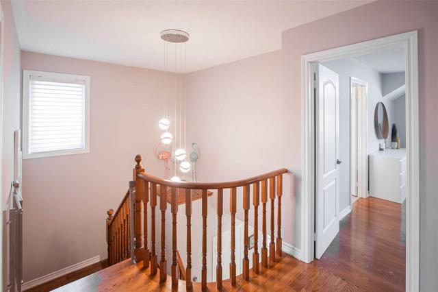 3 Timberwolf Rd, House detached with 3 bedrooms, 4 bathrooms and 6 parking in Brampton ON | Image 6