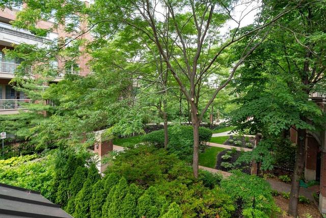 th5 - 20 Burkebrook Pl, Townhouse with 3 bedrooms, 3 bathrooms and 2 parking in Toronto ON | Image 6