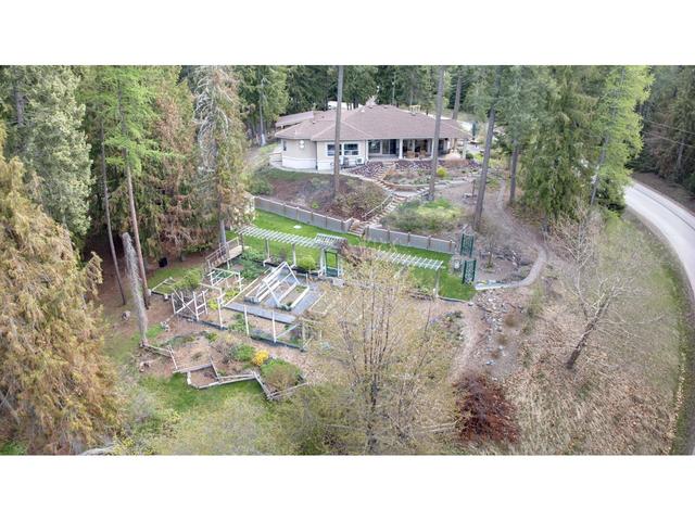 1111 Fox Tree Road, House detached with 3 bedrooms, 3 bathrooms and null parking in Central Kootenay B BC | Image 48