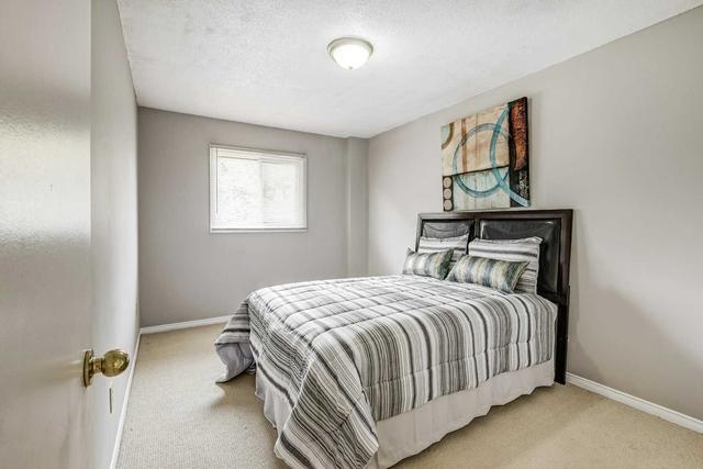 352 Bristol Cres, House attached with 3 bedrooms, 3 bathrooms and 3 parking in Oshawa ON | Image 13