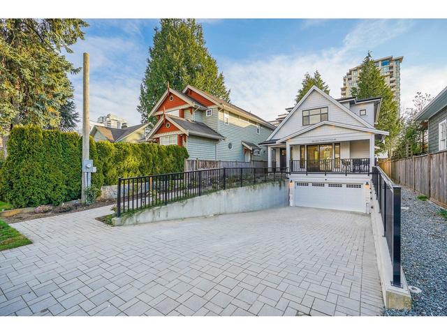 724 Fifth Street, House detached with 5 bedrooms, 4 bathrooms and null parking in New Westminster BC | Card Image