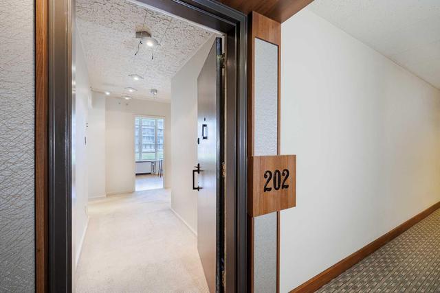 202 - 3232 Rideau Place Sw, Condo with 1 bedrooms, 1 bathrooms and 1 parking in Calgary AB | Image 8
