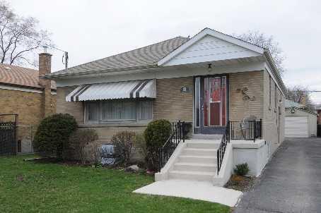 8 Velma Dr, House detached with 3 bedrooms, 2 bathrooms and 5 parking in Toronto ON | Image 1