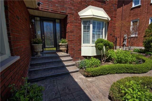 2719 Kingsway Dr, House detached with 4 bedrooms, 4 bathrooms and 2 parking in Oakville ON | Image 3