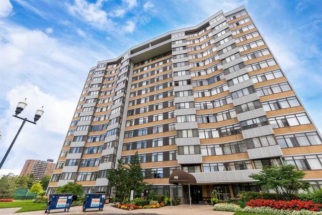 405 - 90 Fisherville Rd, Condo with 2 bedrooms, 2 bathrooms and 2 parking in Toronto ON | Image 35