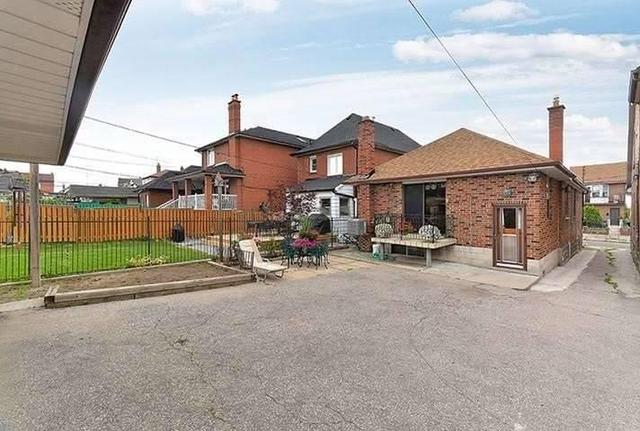 18 Eversfield Rd, House detached with 3 bedrooms, 2 bathrooms and 2 parking in Toronto ON | Image 17