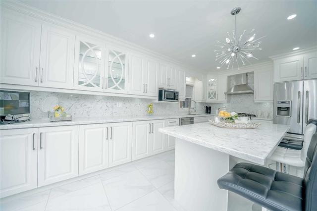 81 Via Jessica Dr, House detached with 4 bedrooms, 4 bathrooms and 6 parking in Markham ON | Image 22