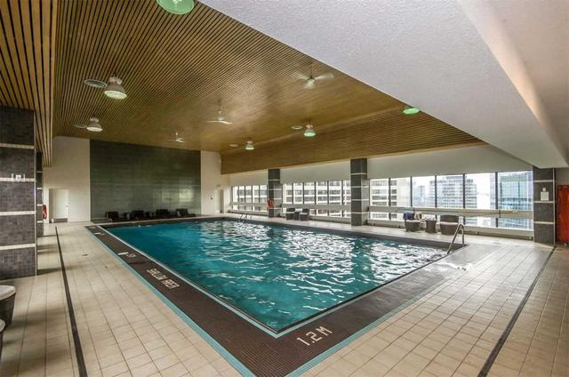2435 - 33 Harbour Sq W, Condo with 1 bedrooms, 1 bathrooms and 1 parking in Toronto ON | Image 9