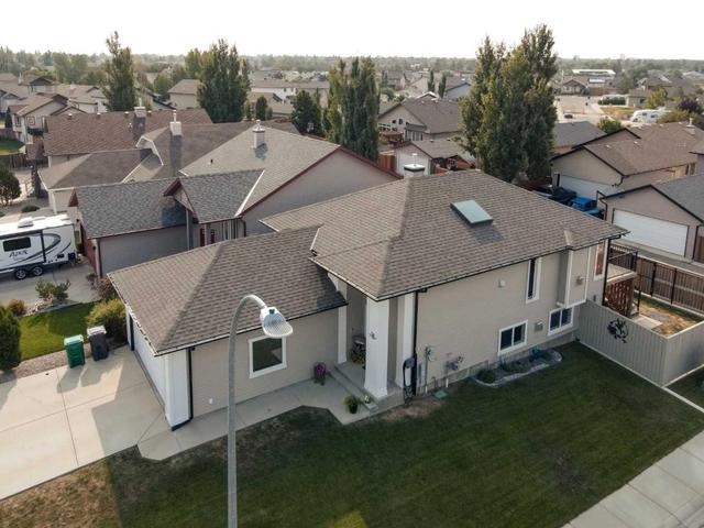 76 Jessie Robinson Close N, House detached with 4 bedrooms, 3 bathrooms and 4 parking in Lethbridge AB | Image 45