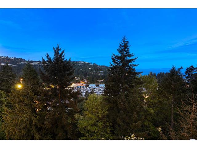 5860 Falcon Road, House detached with 5 bedrooms, 5 bathrooms and null parking in West Vancouver BC | Image 2