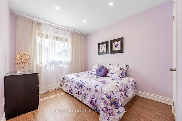 15 Formula Crt, House attached with 3 bedrooms, 3 bathrooms and 3 parking in Toronto ON | Image 7
