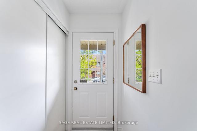 36 Connolly St, Townhouse with 2 bedrooms, 1 bathrooms and 1 parking in Toronto ON | Image 23