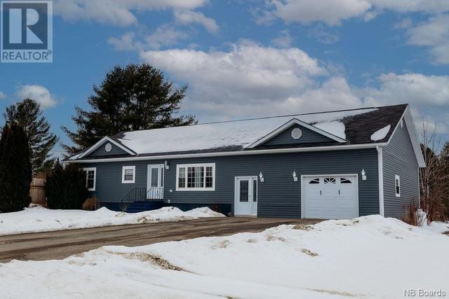 41 Kinney Road, House detached with 4 bedrooms, 2 bathrooms and null parking in Wakefield NB | Image 1