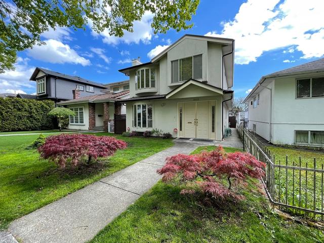 2640 E 47th Avenue, House detached with 5 bedrooms, 5 bathrooms and null parking in Vancouver BC | Card Image