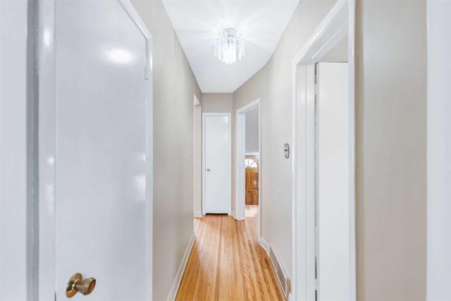 830 Danforth Rd, House semidetached with 3 bedrooms, 2 bathrooms and 5 parking in Toronto ON | Image 5
