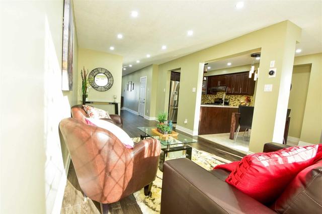 128 Winners Circ, House semidetached with 3 bedrooms, 4 bathrooms and 3 parking in Brampton ON | Image 21