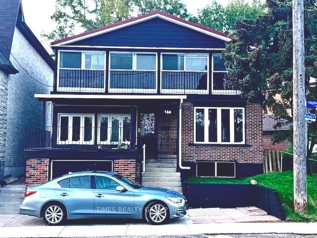 166 Highview Ave, House detached with 3 bedrooms, 2 bathrooms and 2 parking in Toronto ON | Image 1