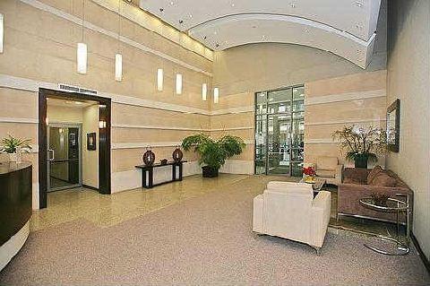 3903 - 23 Hollywood Ave, Condo with 2 bedrooms, 2 bathrooms and 1 parking in Toronto ON | Image 2