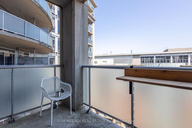 1002 - 1 Shaw St N, Condo with 1 bedrooms, 1 bathrooms and 1 parking in Toronto ON | Image 4
