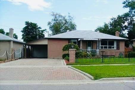 541 Emerald Ave, Home with 3 bedrooms, 1 bathrooms and 2 parking in Oshawa ON | Image 1