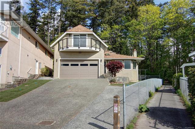 1265 Tall Tree Pl, House detached with 4 bedrooms, 4 bathrooms and 5 parking in Saanich BC | Image 8