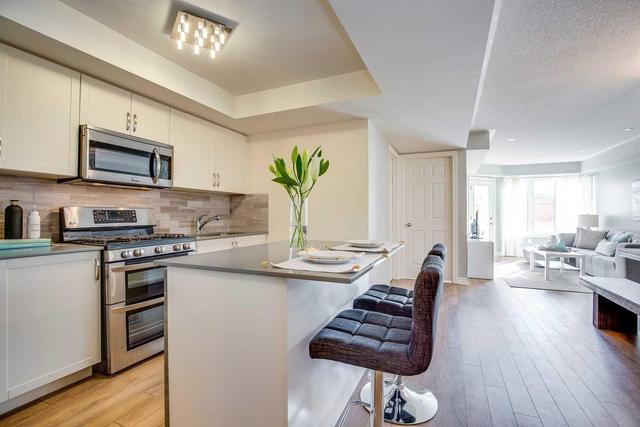 1501 - 2420 Baronwood Dr, Townhouse with 2 bedrooms, 2 bathrooms and 1 parking in Oakville ON | Image 7