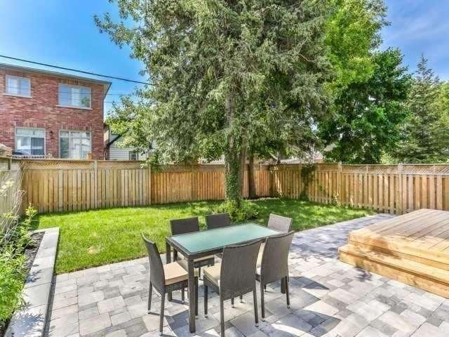 39 Holland Ave, House detached with 4 bedrooms, 4 bathrooms and 3 parking in Toronto ON | Image 15