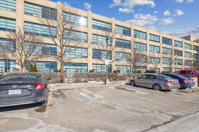 404 - 1001 Roselawn Ave, Condo with 1 bedrooms, 1 bathrooms and 1 parking in Toronto ON | Image 32