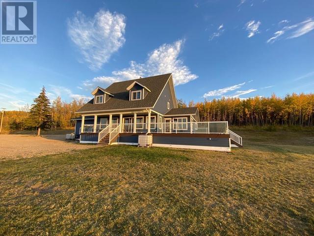 13033 221 Road, House detached with 4 bedrooms, 2 bathrooms and 2 parking in Peace River D BC | Image 2