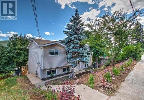 1885 Grandview Avenue, House detached with 5 bedrooms, 2 bathrooms and null parking in Lumby BC | Card Image