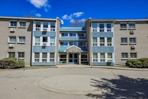 210 - 820 Laurier Boulevard, Condo with 2 bedrooms, 1 bathrooms and 1 parking in Brockville ON | Card Image