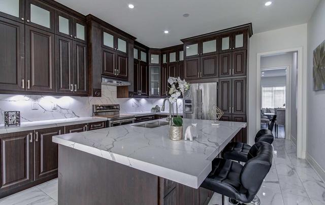 8 Trail Rider Dr, House detached with 4 bedrooms, 4 bathrooms and 4 parking in Brampton ON | Image 11