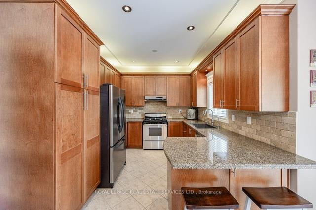 39 Louvain Dr, House detached with 4 bedrooms, 4 bathrooms and 6 parking in Brampton ON | Image 40