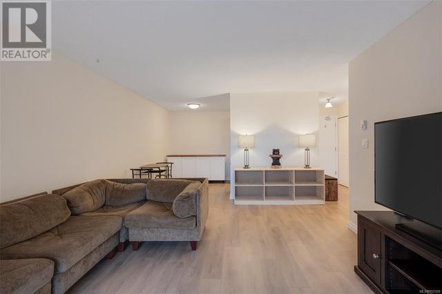 105 - 3277 Glasgow Ave, Condo with 1 bedrooms, 1 bathrooms and 1 parking in Saanich BC | Image 6